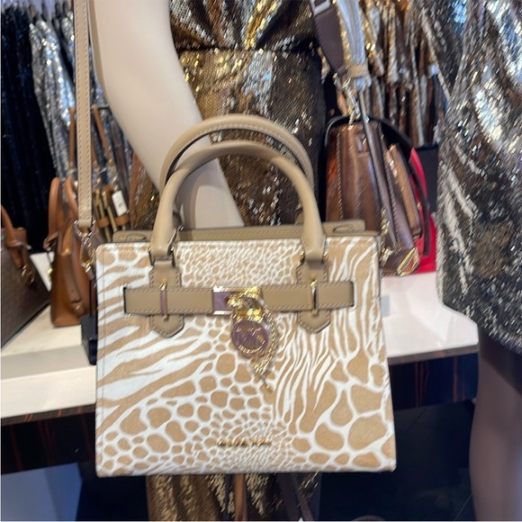 Michael Kors
Hamilton Small Satchel Leather - Picture 8 of 16